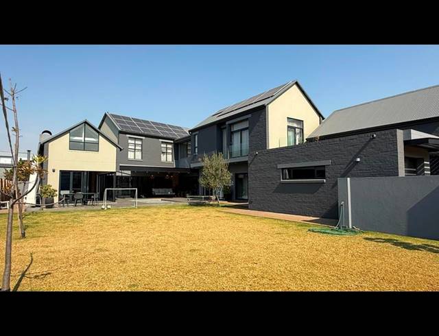 5 BEDROOM HOUSE FOR SALE IN MIDSTREAM HEIGHTS